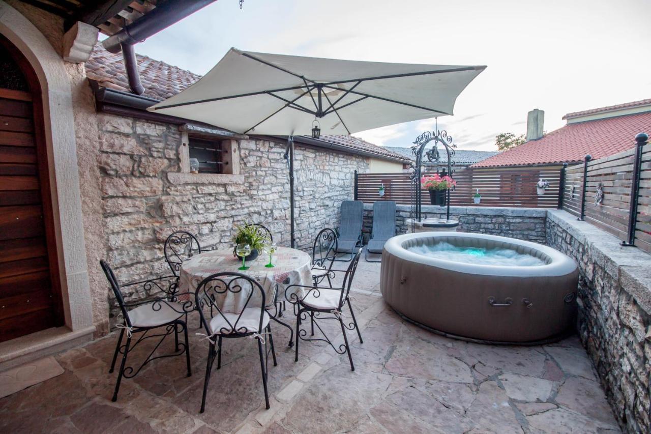 Apartamento Stara Kuca Heki Exterior foto